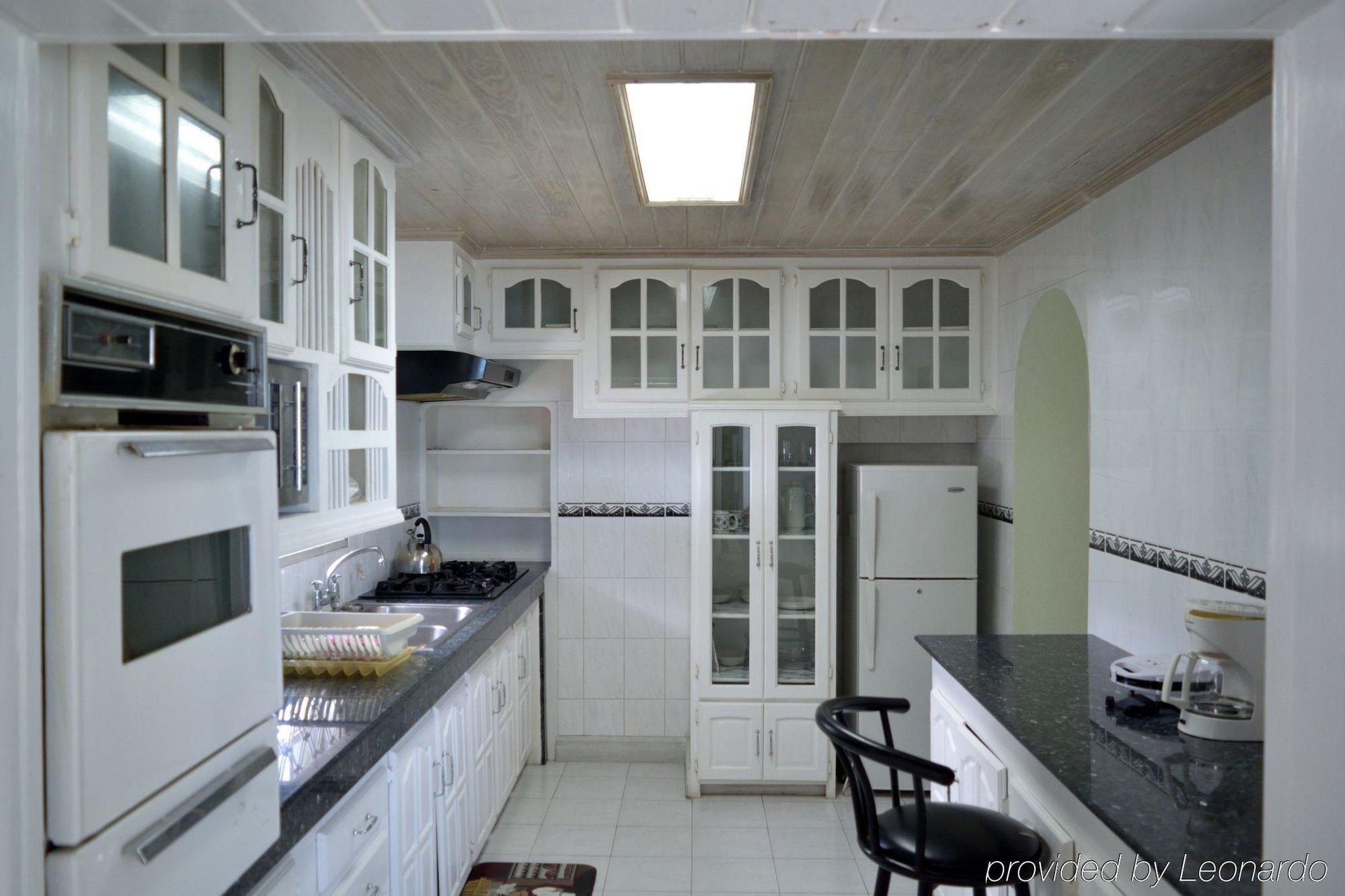 Chateau Blanc Apartments On Sea Christ Church Ngoại thất bức ảnh