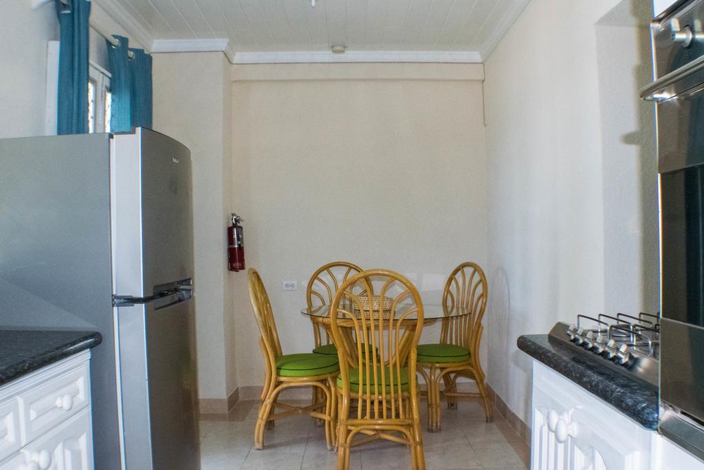 Chateau Blanc Apartments On Sea Christ Church Ngoại thất bức ảnh
