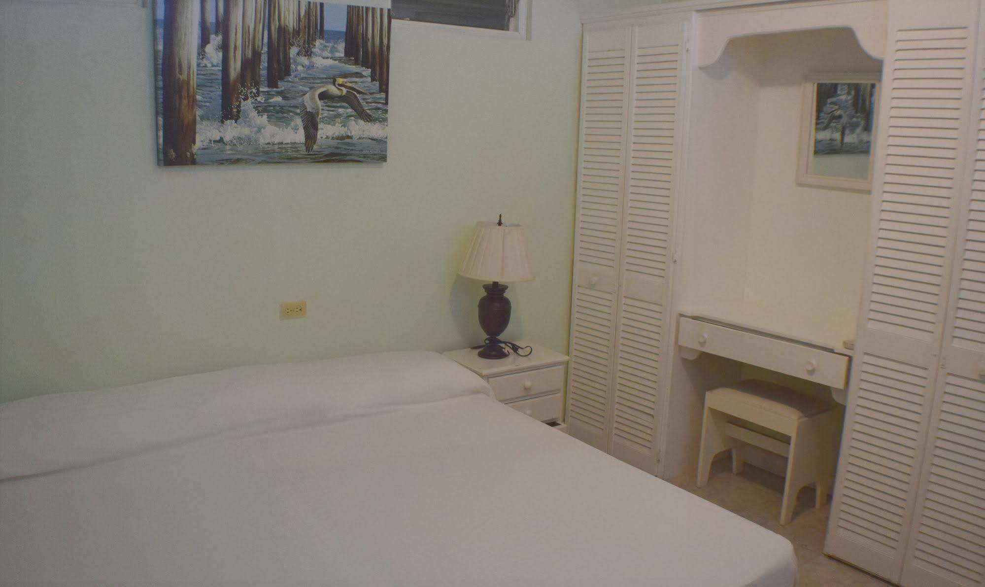 Chateau Blanc Apartments On Sea Christ Church Ngoại thất bức ảnh