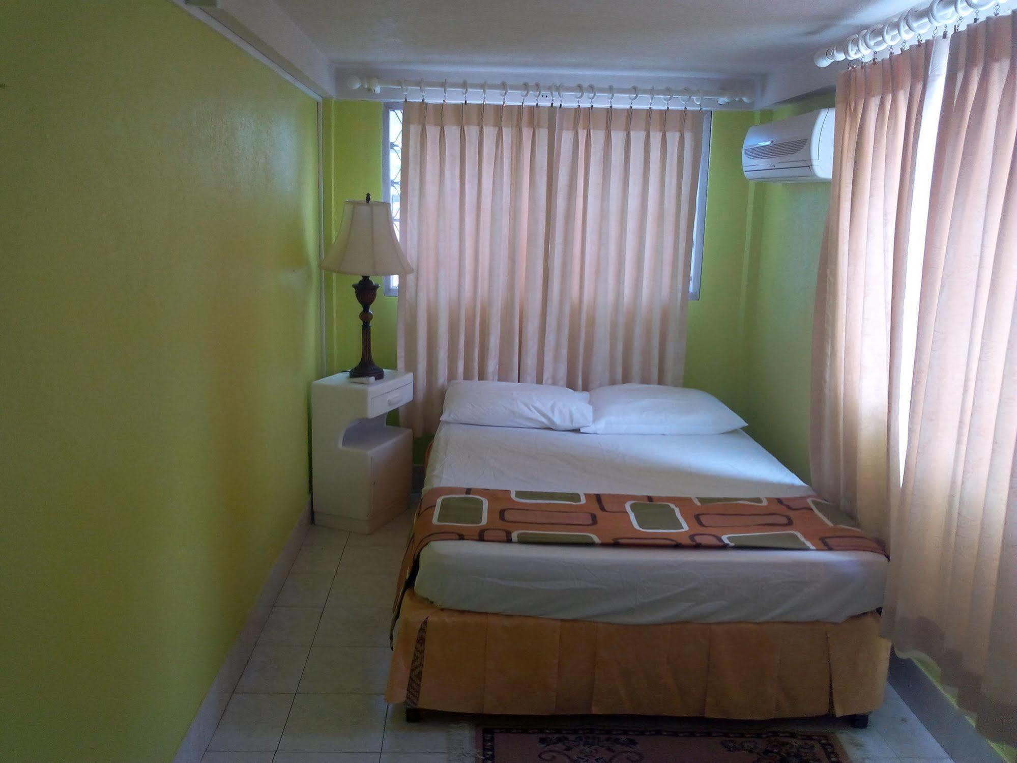Chateau Blanc Apartments On Sea Christ Church Ngoại thất bức ảnh