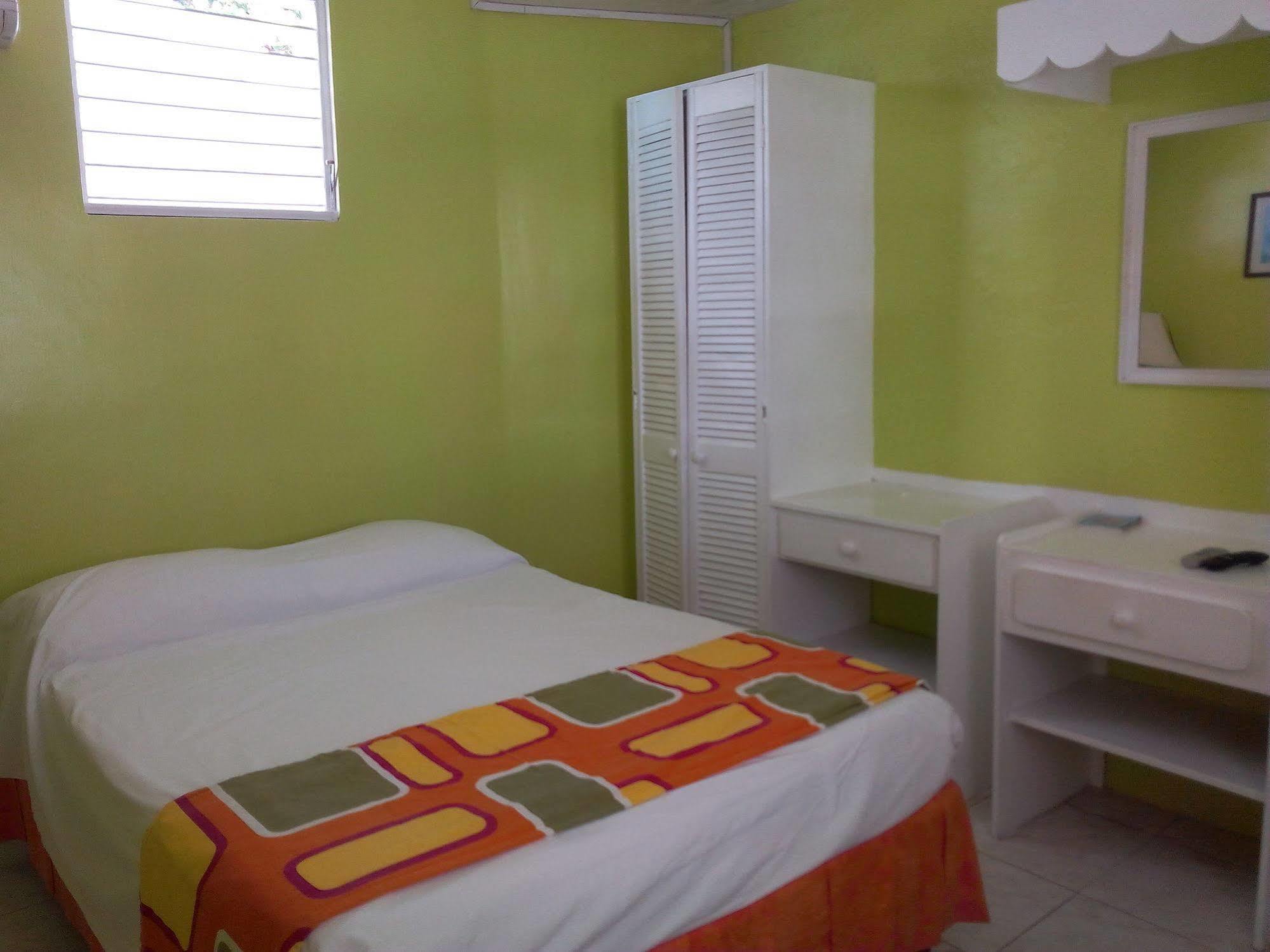 Chateau Blanc Apartments On Sea Christ Church Ngoại thất bức ảnh