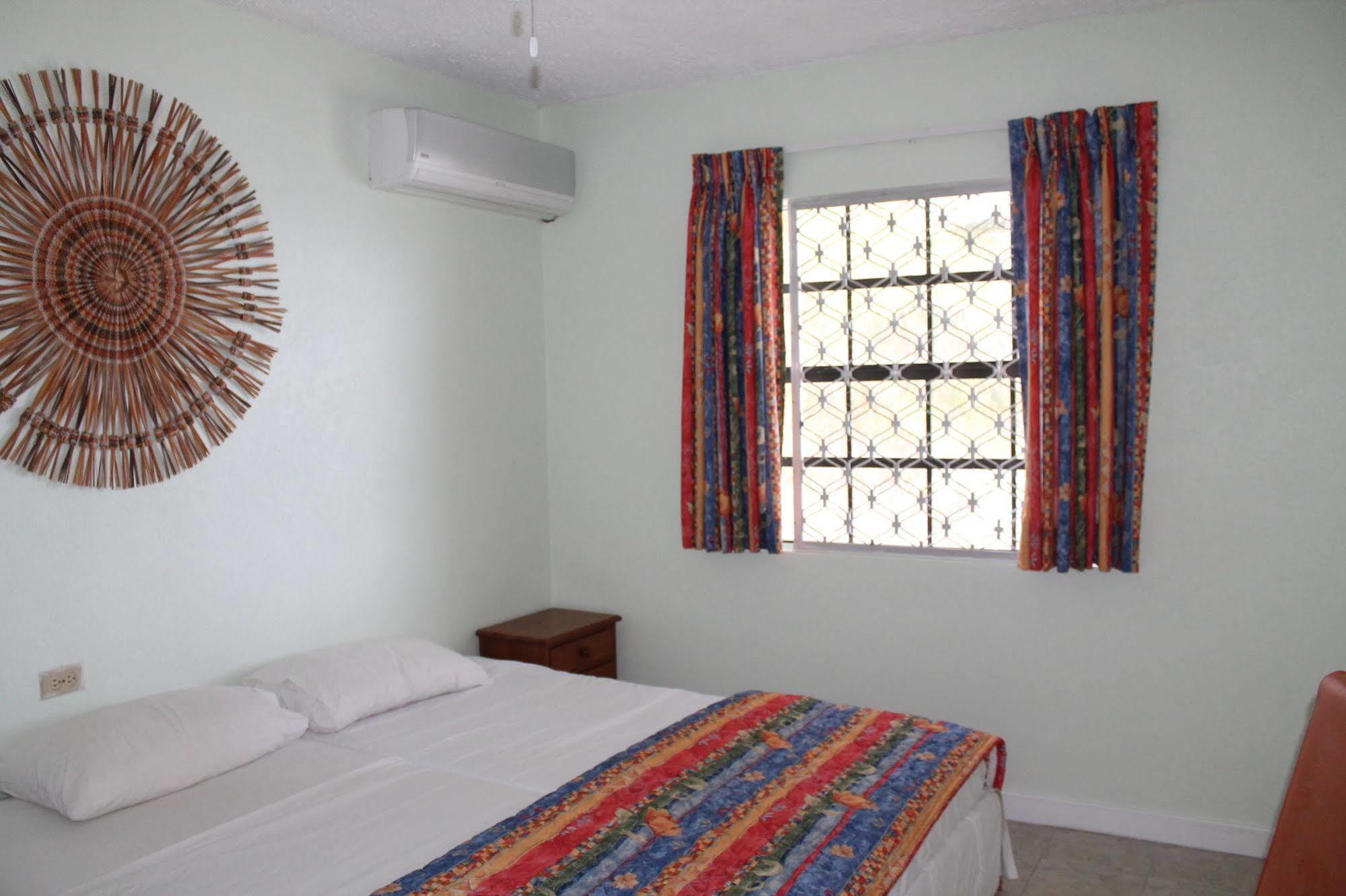 Chateau Blanc Apartments On Sea Christ Church Ngoại thất bức ảnh